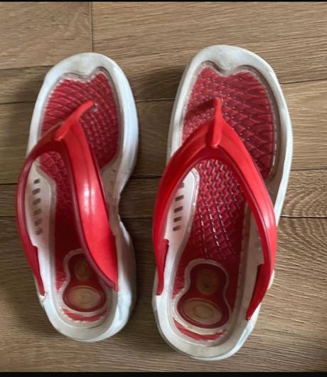 Cervene slapky rider, 37