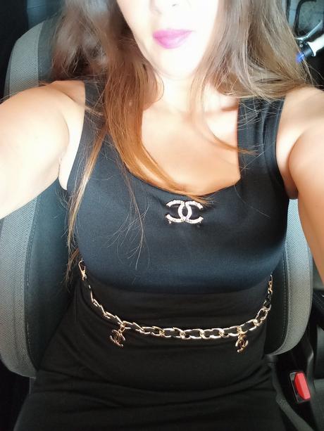 Luxusné šaty s opaskom, m