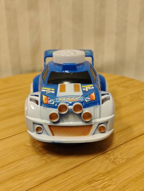 Zberateľ retro svietiace autíčko raco crazy racing,