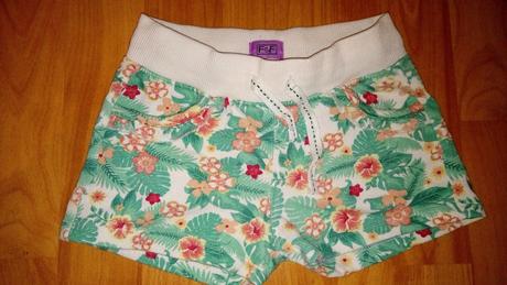 Šortky, f&f,86