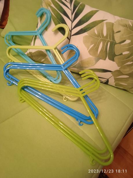 Vešiaky chlapčenské, 