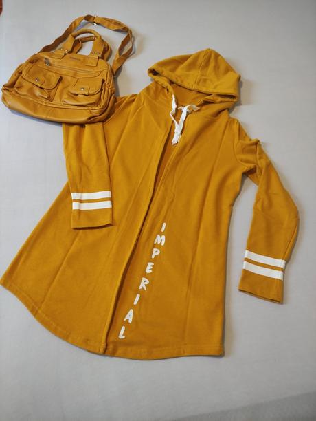 Kardigan a kabelka, s