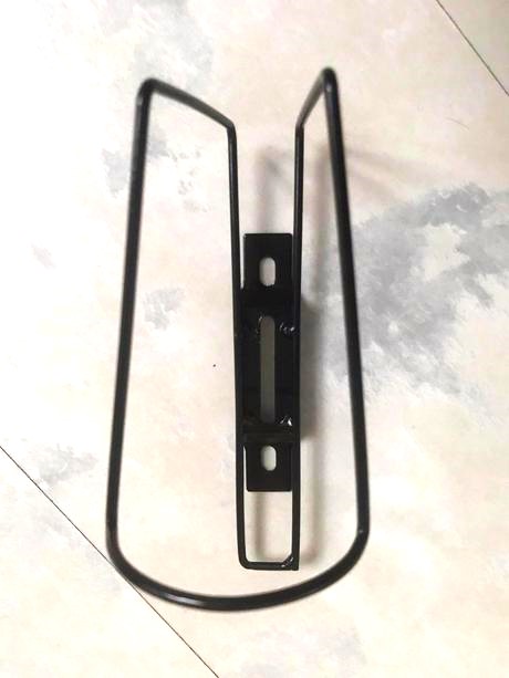 Stojan na fľašu na bicykel,