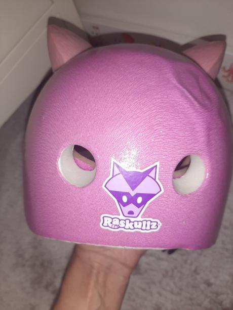 Prilba, korčule, bicykel, kolobežka, s