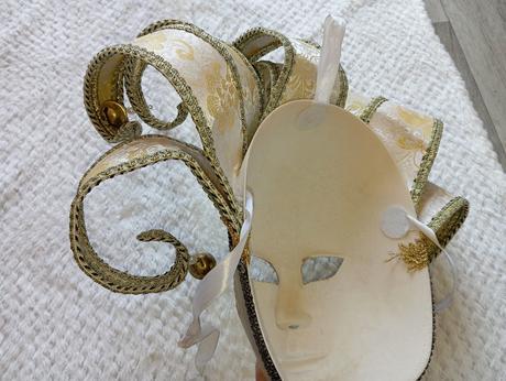 Benátska maska so zvončekmi, 