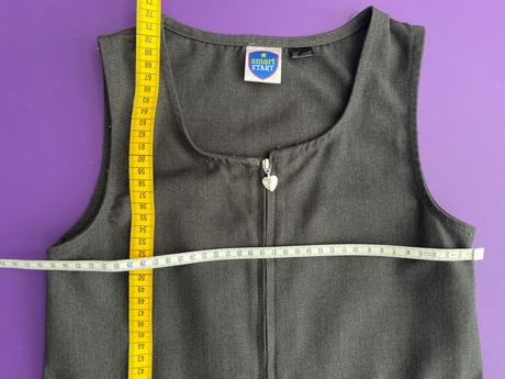 Šaty s volánom na blúzku, 134