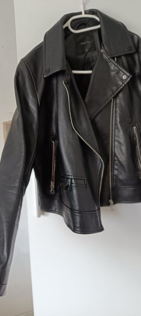 Kožená bunda, 40