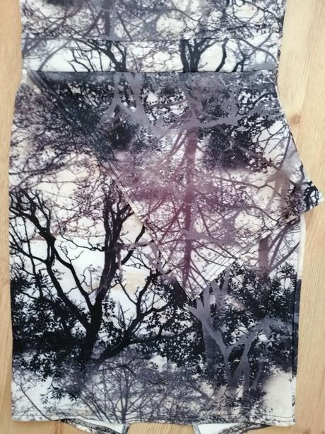 Šaty s prírodnou potlačou, 40