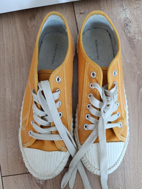 Super stav, reserved,40