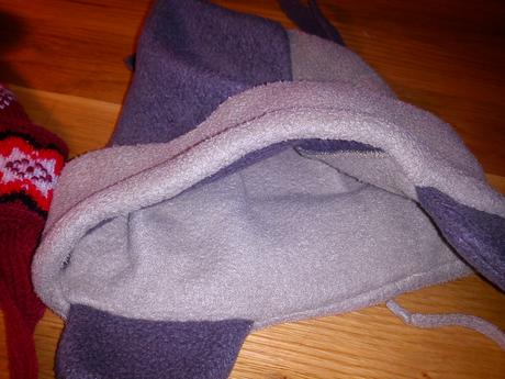 Dve teplé čiapky, 92