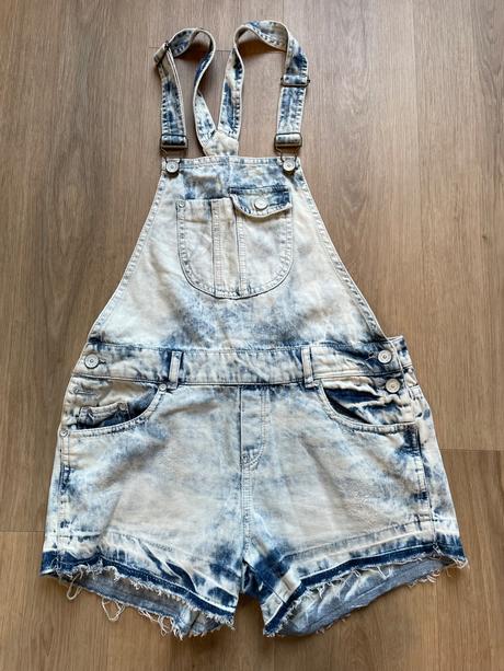 Šortky na traky, bershka,s