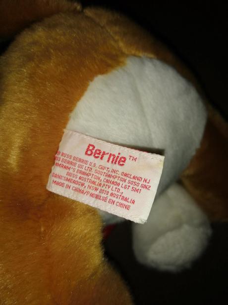 Plysovy pes bernardin,