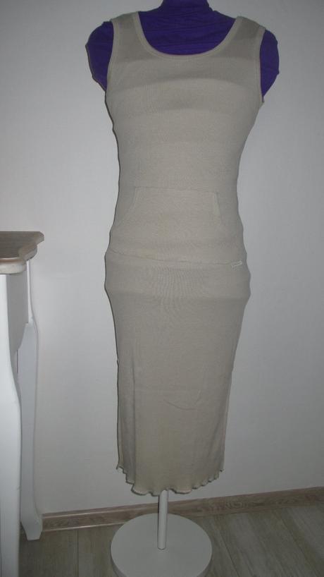 Pohodlné univerzálne šatky v beige farbe, s