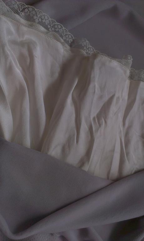 Šaty na ramienka, 42