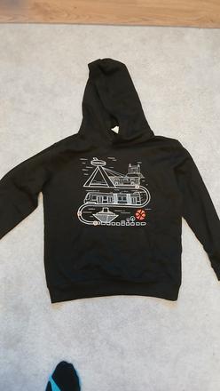 Cierna mikina s brat.hradom 152-158, 152