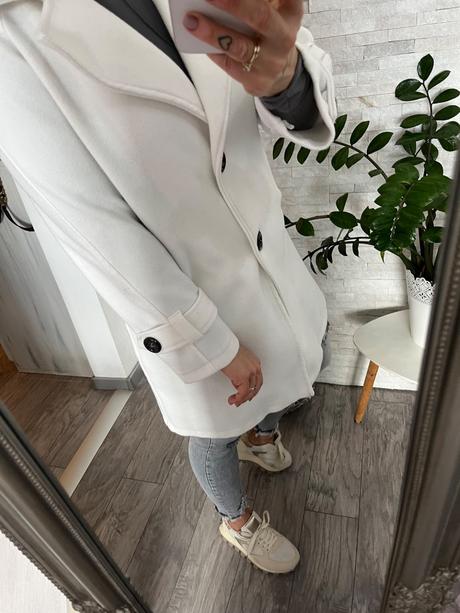 Dámsky kabát biely, s