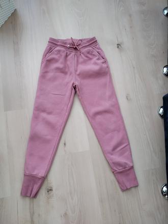 Krásne tepláky reserved 146 /152, reserved,146