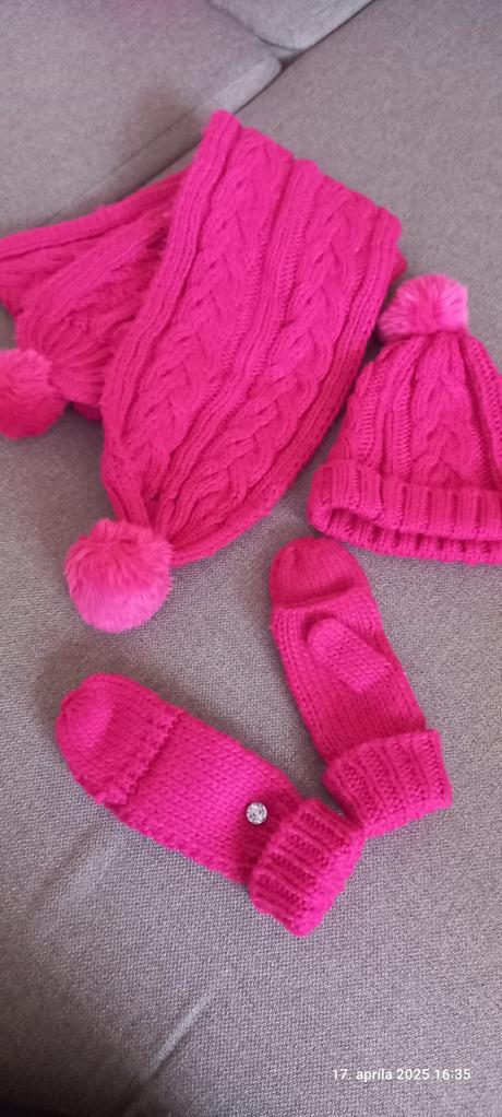 Ciapka sal rukavice, 104