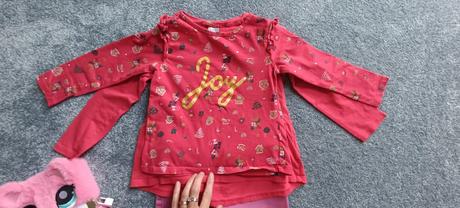 Nohavice plus dve tričká, 110