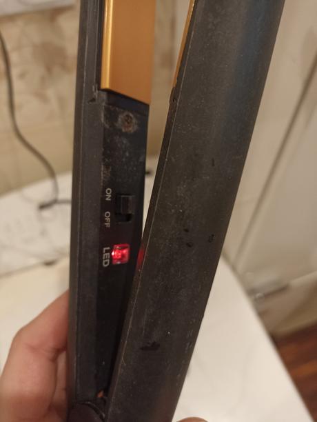 Žehlička na vlasy,