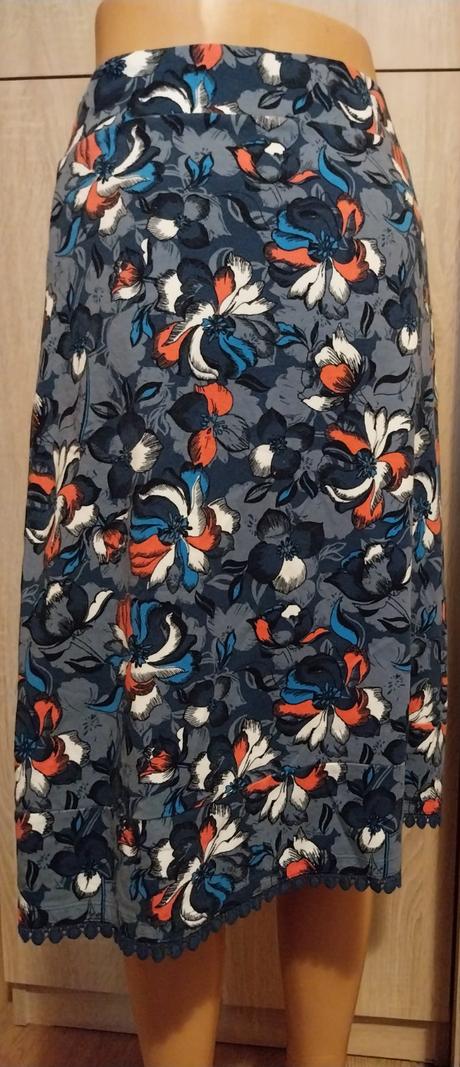 Sukna, marks & spencer,44