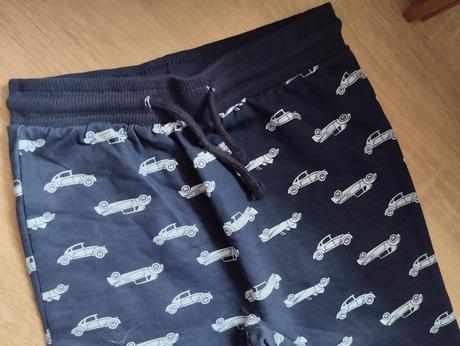 Teplaky s autíčkami, 86