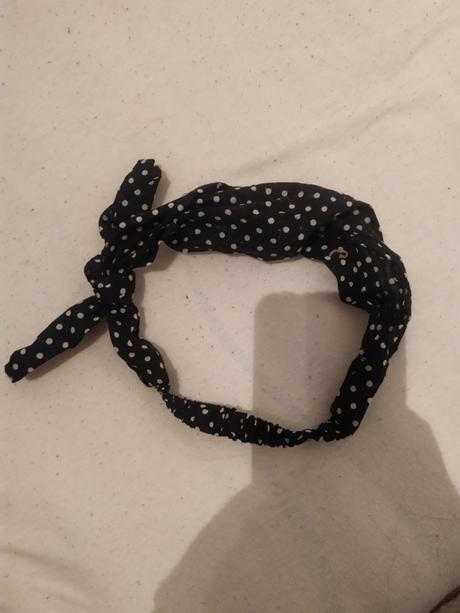 Bodkovaná čelenka, 