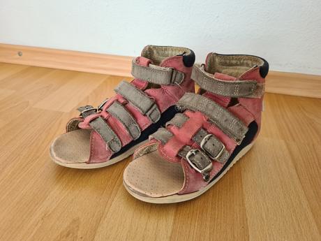 Sandálky, protetika,31