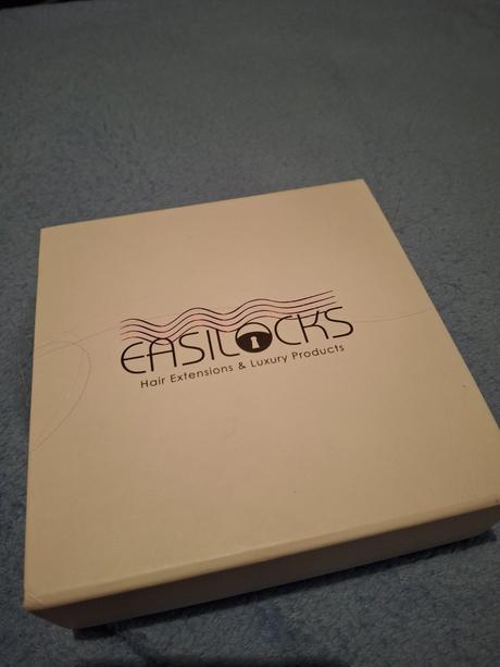 Cop z rovných vlasov,