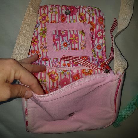 Kabelka s vilou lilou, 