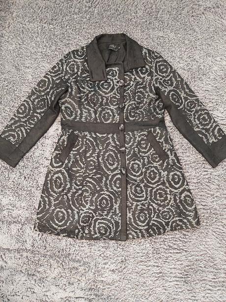 Kvalitný kabát franstyle, 42