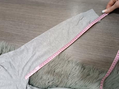 Mikina s trblietavým lemom veľ. s, s