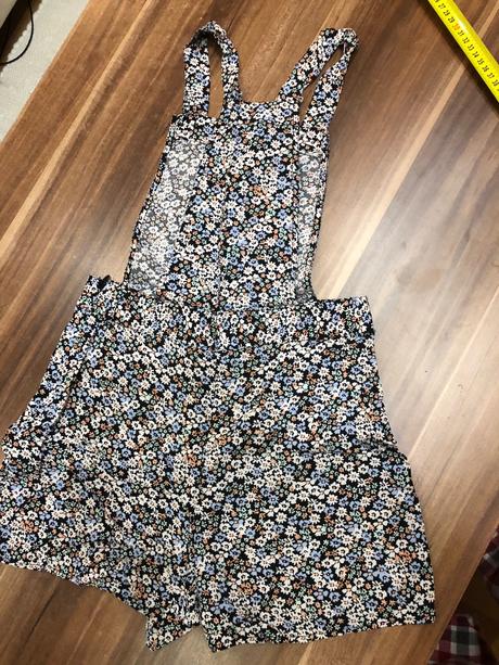 Kratasy na traky, 152