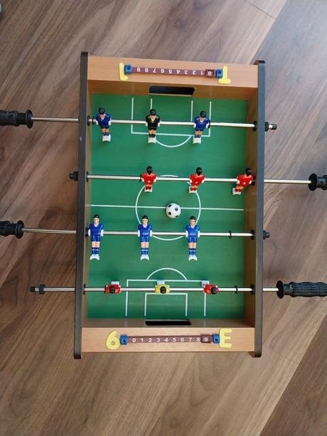 Stolný futbal darujem, 