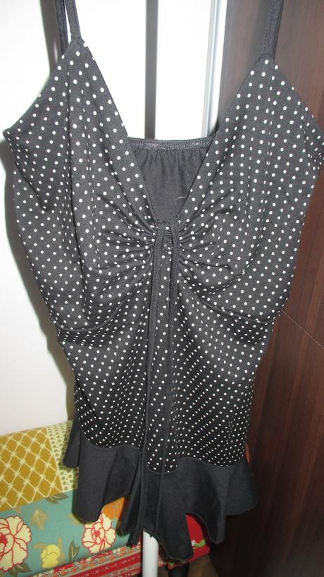 Guličkový retro top s volánom a viazaním aj výmena, h&m,m