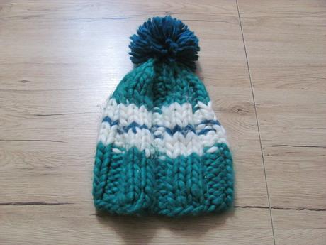 Zelená čiapka s brmbolcom,