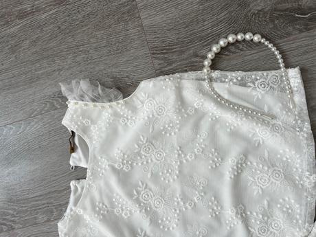 Suprava na oslavy, 134