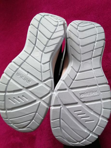 Krásne kvalitné tenisky s pamäťovou penou, 35