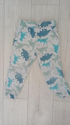 Tepláky 110 1eur/ks, sinsay,110