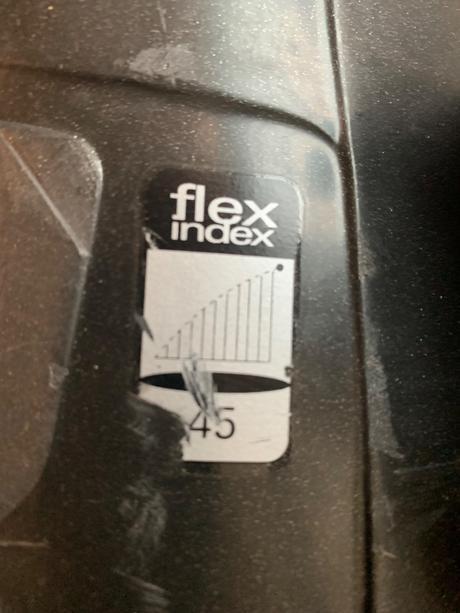 Pradaj lyže+lyžiarky+palice (pre veľ. nohy 43), fischer,170-180 cm