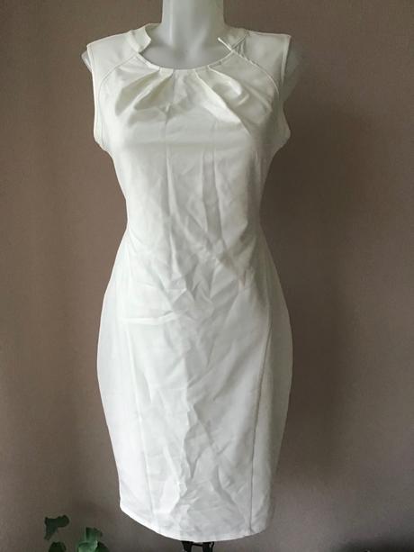 Šaty kardashian/103, 38