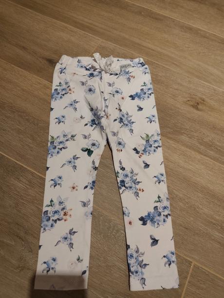 Legíny s kvetinami top stav, 92