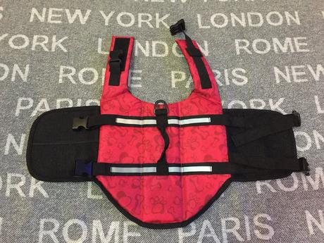 Pes - plavecka vesta s, 