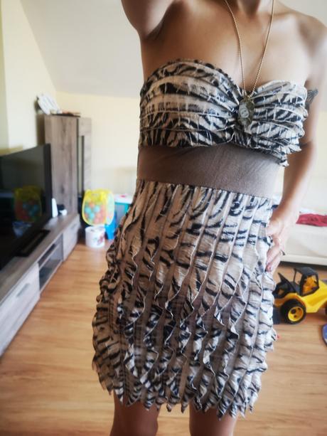 Volánikové šaty, s