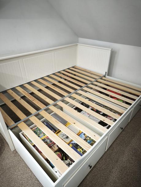 Posteľ ikea, šírka (cm): 180,dĺžka (cm): 200