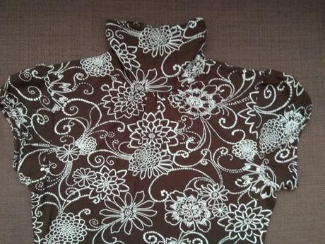 Top s kvetinovym dekorom, promod,m