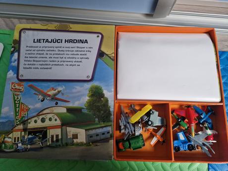 26de_aktivne knizky s postavickami, 