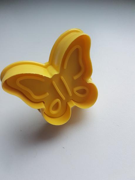 Vykrajovátko na plastelínu motýĺ, 