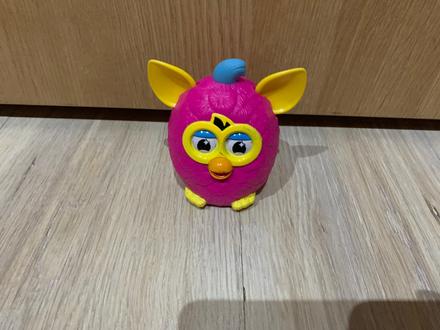 Furby plastovy,