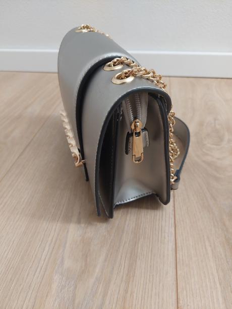 Strieborná kabelka, 